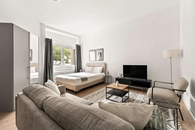 Beeindruckende 1-Zimmer Wohnung in Wedding - voll möbliert — photo 1